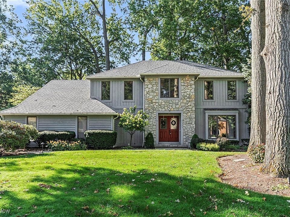 1st image of 24225 Stonehedge Dr