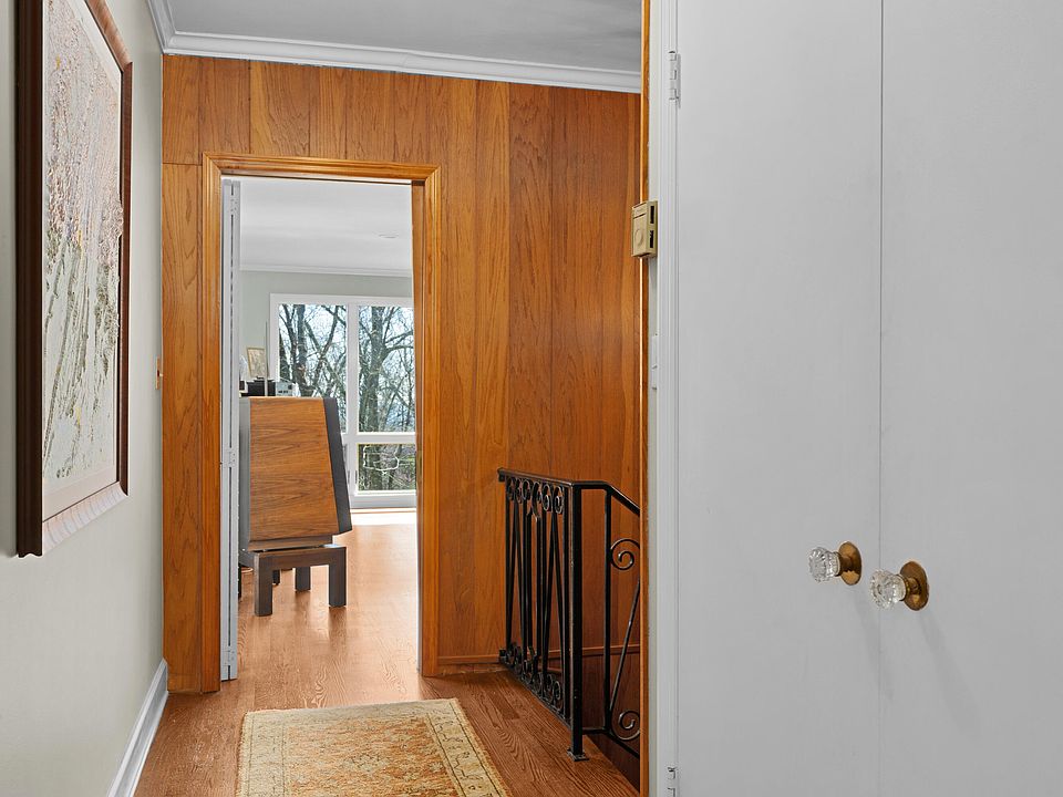 49th image of 1001 Fleetwood Dr