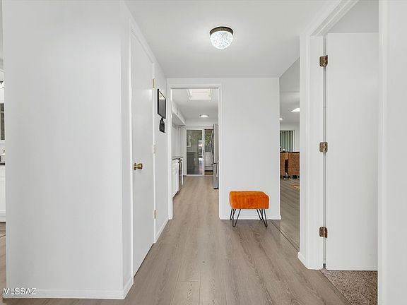 4th image of 1417 N Alamo Pl