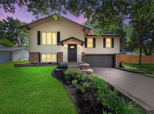 138 Bramblewood Dr, Saint Peters, MO 63376