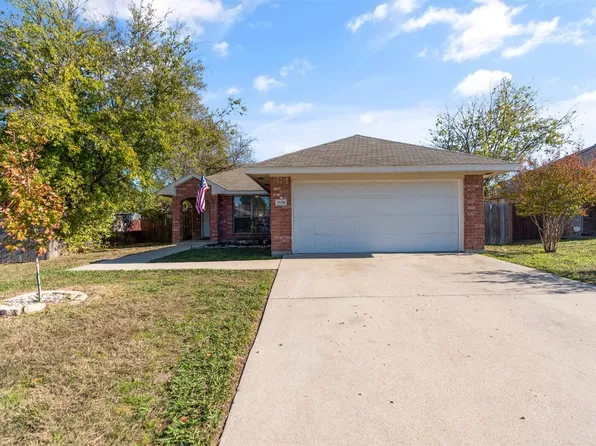 1928 Christopher Dr, Fort Worth, TX 76140