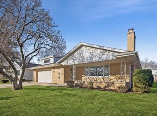 936 S Stone Ave, La Grange, IL 60525