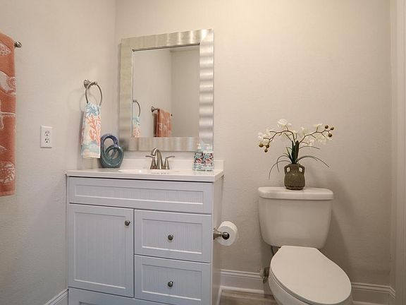 4th image of 204 Kathy Ct #204