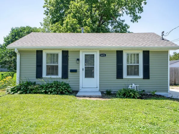 1421 N 4th Ave E, Newton, IA 50208