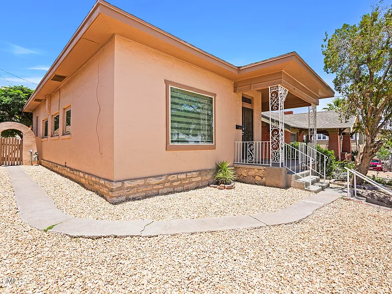 305 E River Ave — Photo 36