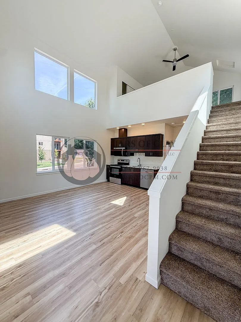 Gorgeous & Spacious Cottage in South Salem — Photo 2