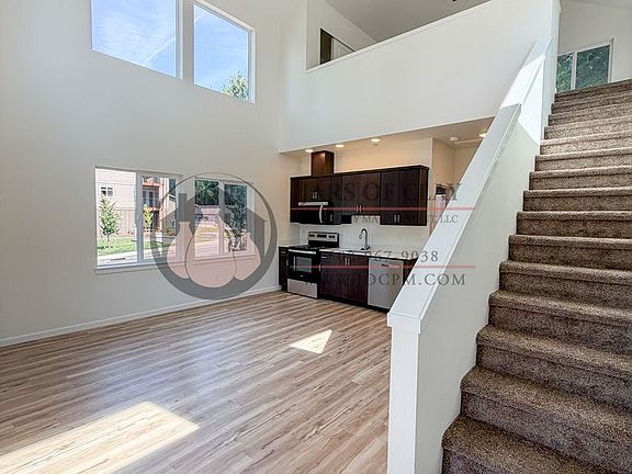 2nd image of 2512 Gilbert St S