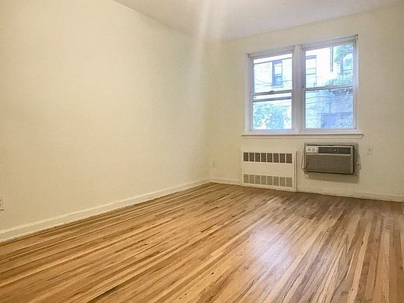 4th image of 474 Ovington Ave APT 1A