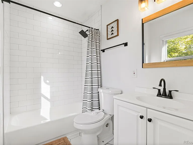 1600 Balsam St — Photo 17