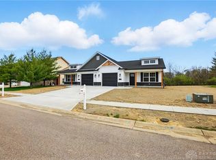 2061 Pine Forest Dr, Miamisburg, OH 45342