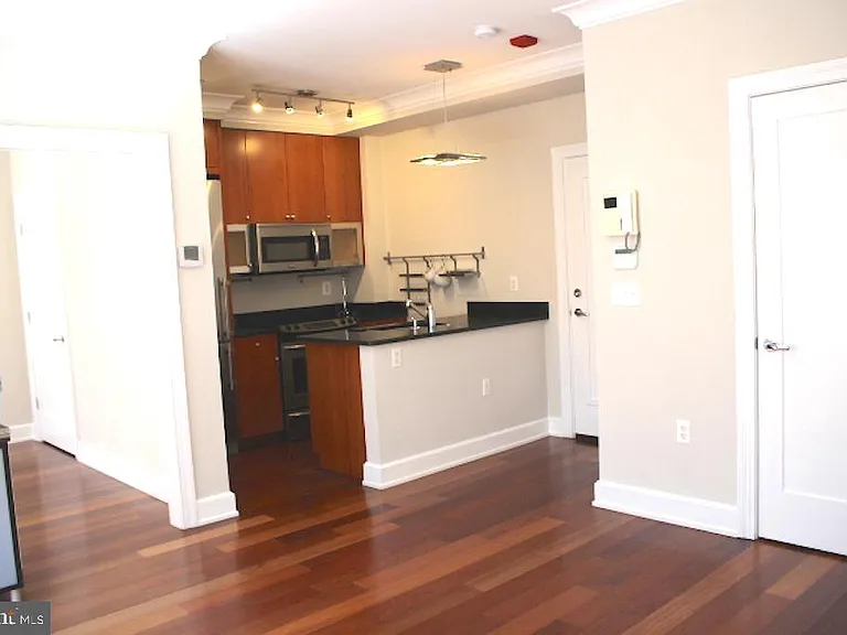 1121 24th St NW #307 — Photo 7