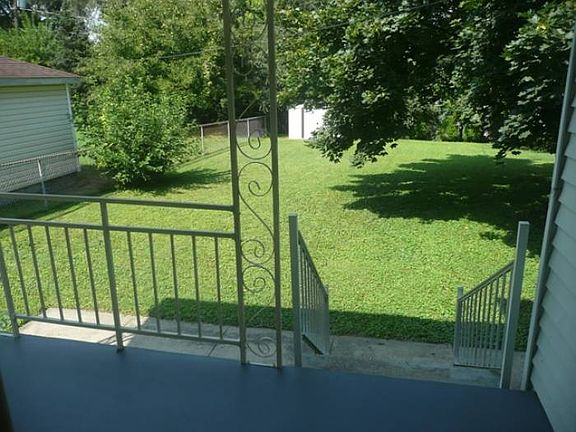 5th image of 371 Pangborn Blvd
