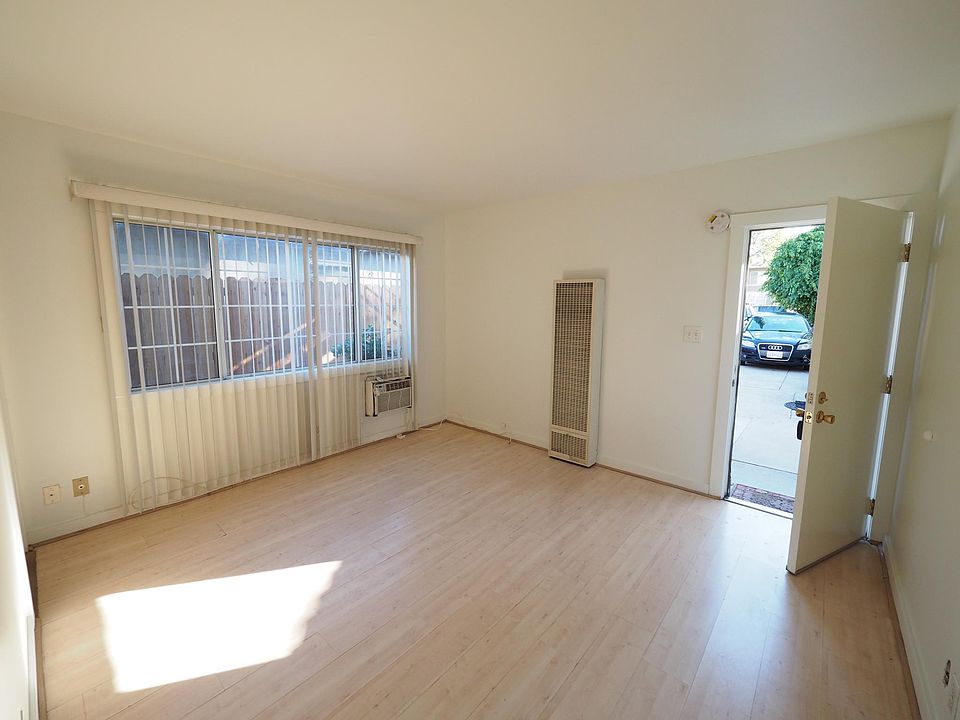 1st image of 5915 Hazeltine Ave APT 1