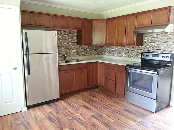 4th image of 28863 Miller Dr