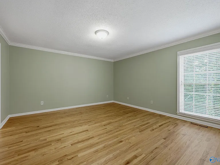 815 Baylor Dr SE — Photo 22