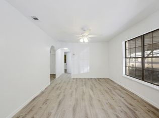 2405 E 10th St, Austin, TX 78702