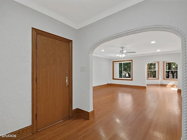 2717 W Argyle St #2 — Photo 2