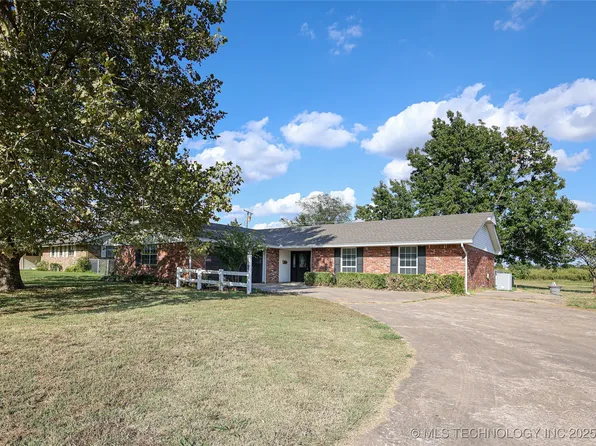 1803 Lakeview Dr, Sulphur, OK 73086