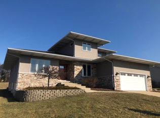 1254 Jade Blvd, Valparaiso, IN 46385