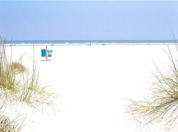 Hear the sounds of the ocean calling! Beach time!
