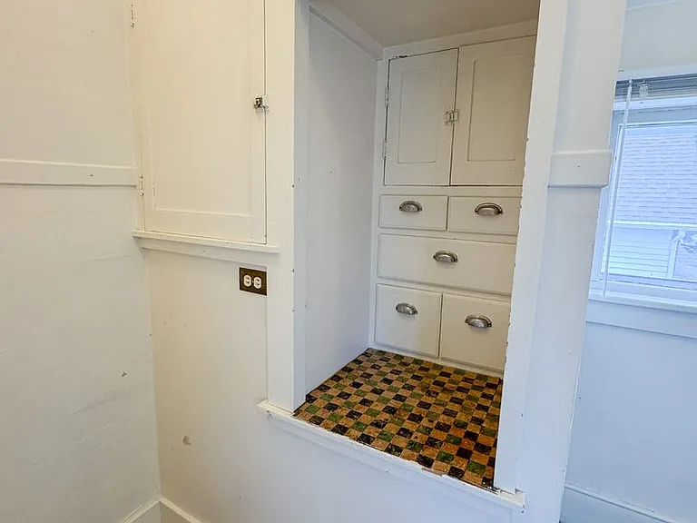 375 W Burkitt St — Photo 16