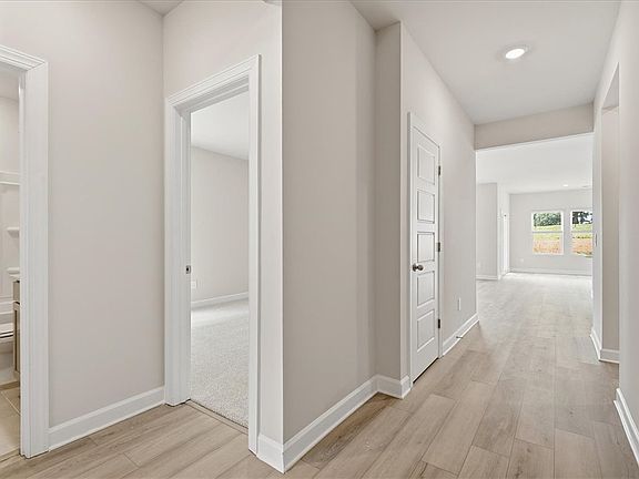 4th image of 1014 Southwell Dr