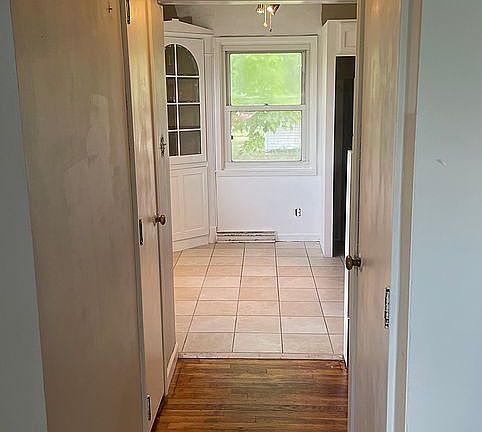 4th image of 330 Ohio Ave