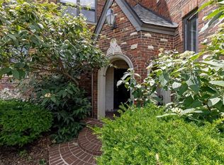 700 W 48th St APT 206, Kansas City, MO 64112