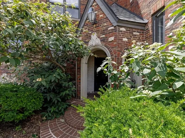 700 W 48th St APT 206, Kansas City, MO 64112