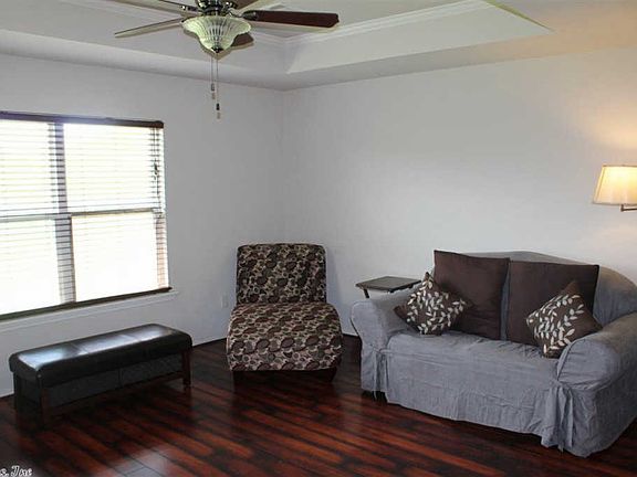 3rd image of 1007 Aster Dr