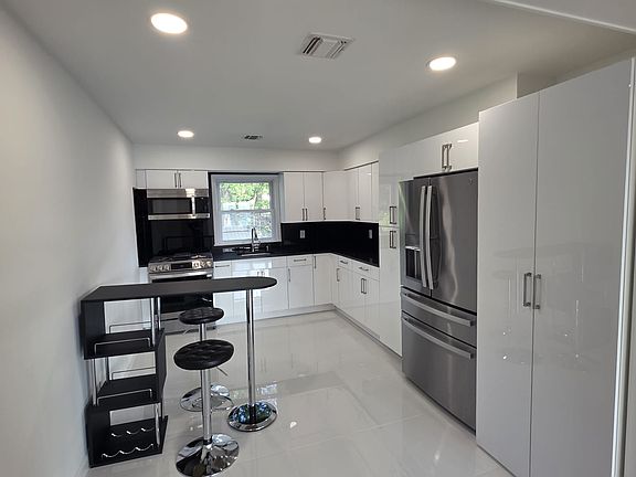 5th image of 5200 Meadowview Ave #2