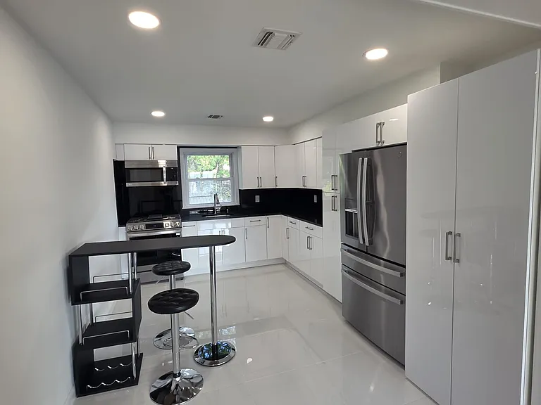 5200 Meadowview Ave #2 — Photo 5