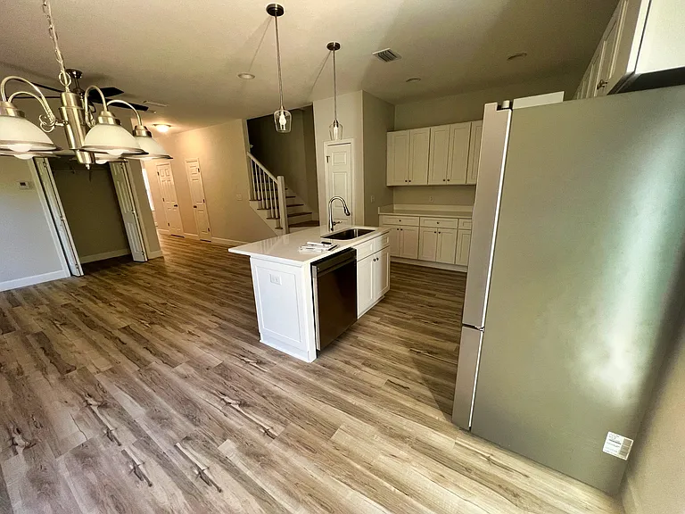 182 Madison St #B — Photo 2