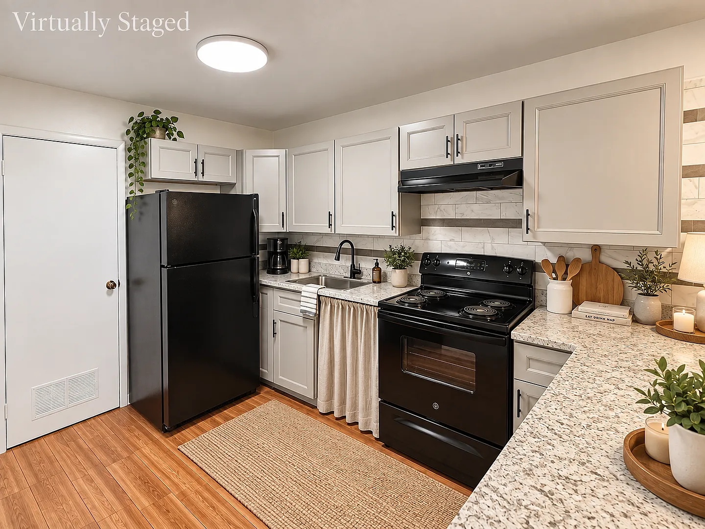 True 1 Bedroom Overlooking Doak Campbell — Photo 3