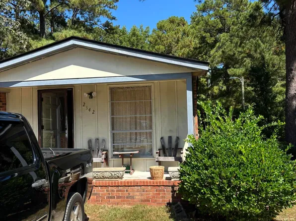 2342 Lake Ave, Fayetteville, NC 28301