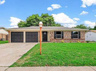 613 E Glendale St, Crowley, TX 76036