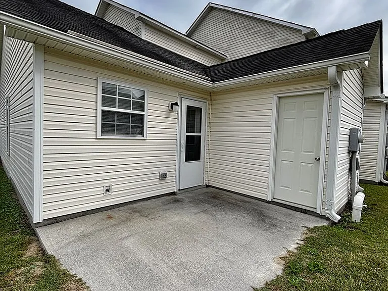 207 Ashwood Dr — Photo 11