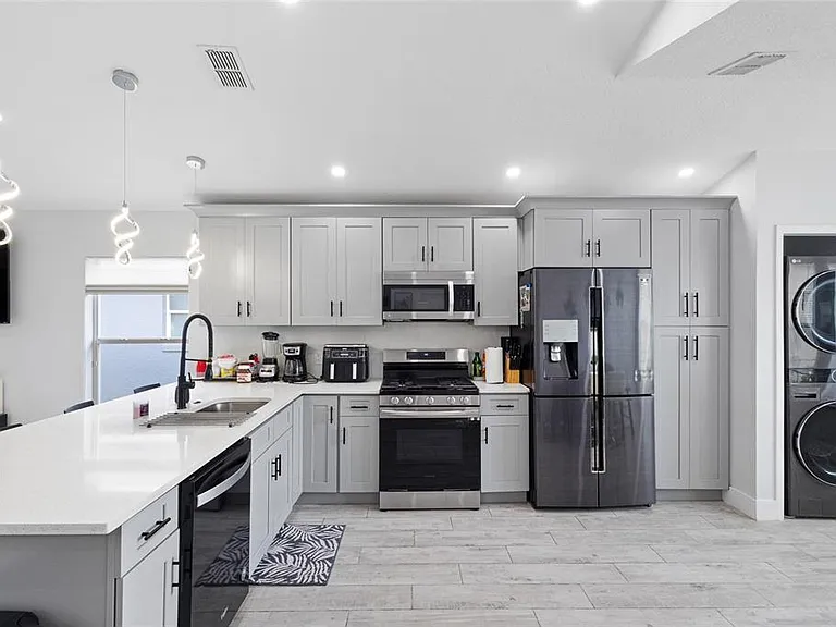 457 Sonja Cir — Photo 7