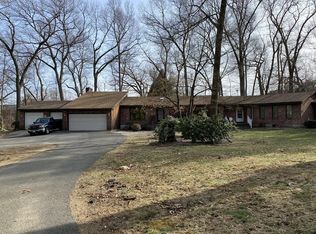 111 Edgewater Rd, Agawam, MA 01001