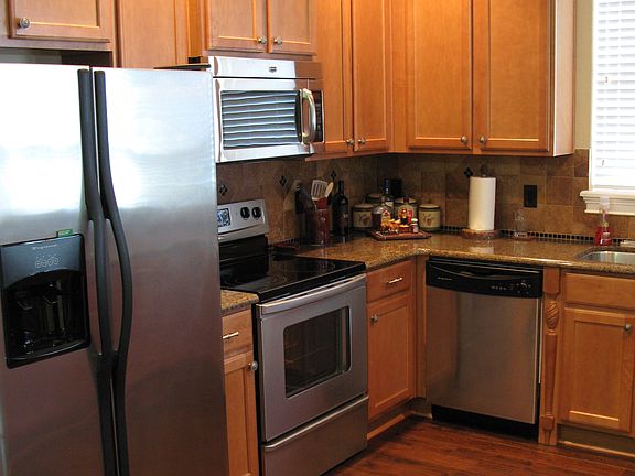 2nd image of 734 Ellwood Ave
