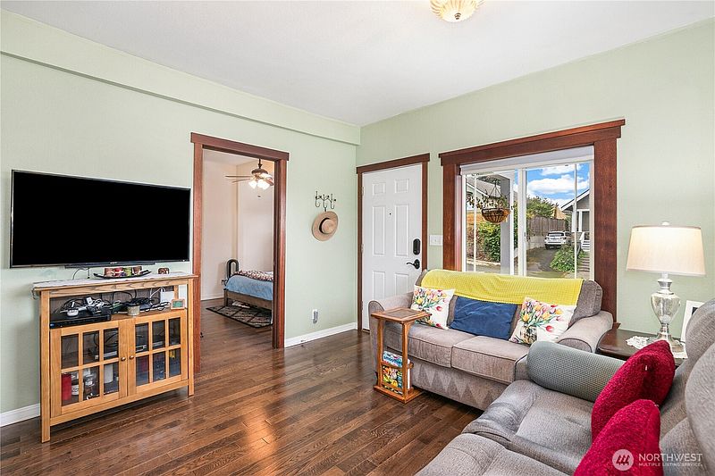 3rd image of 4029 E J Street