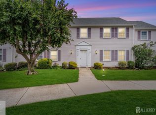 194 N Madison Ln, Monroe Township, NJ 08831