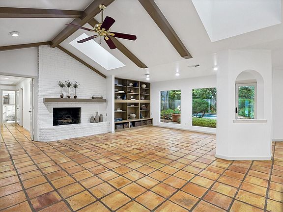 4th image of 10607 Riverview Dr