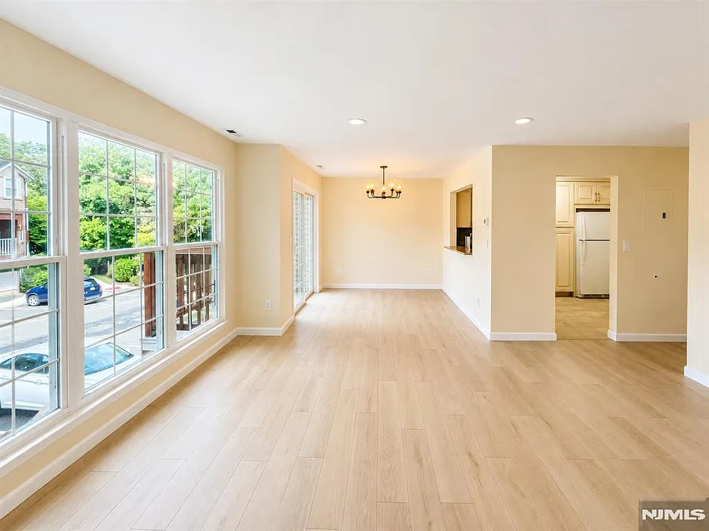 2 bed, 1.5 bath, $3,350 — Photo 4