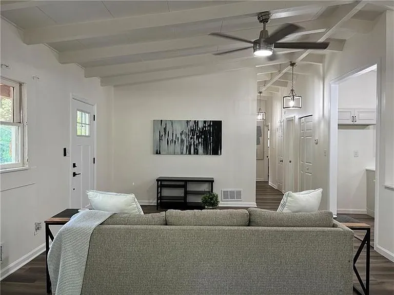 2956 Monterey Dr — Photo 5