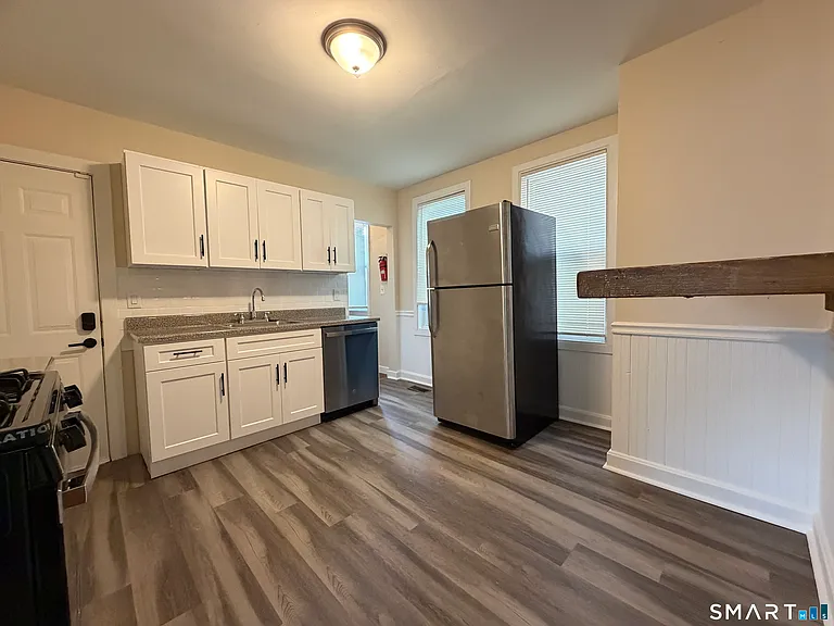37-41 Jackson Ave #1 — Photo 8