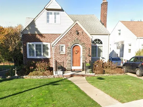 431 Van Renssalaer Ct, Ridgefield, NJ 07657