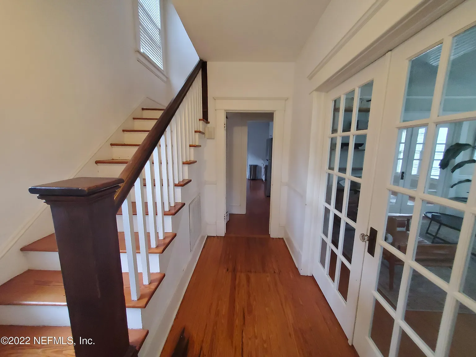 4 bed, 3.0 bath, 2304 sqft, $3,200 — Photo 3