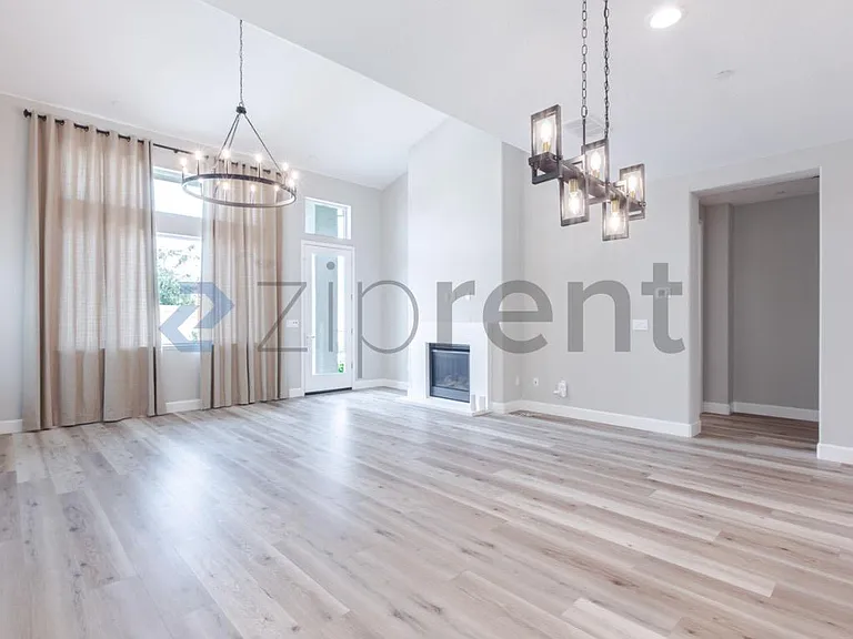 living room/dining room