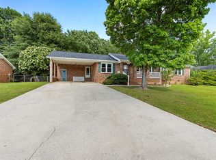 208 Sylvan Rd, Greenwood, SC 29649